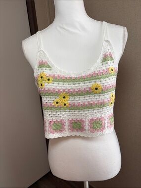 Good Luck Gem  Womens Crochet Floral Granny Square Crop Tank Top M Cottagecore